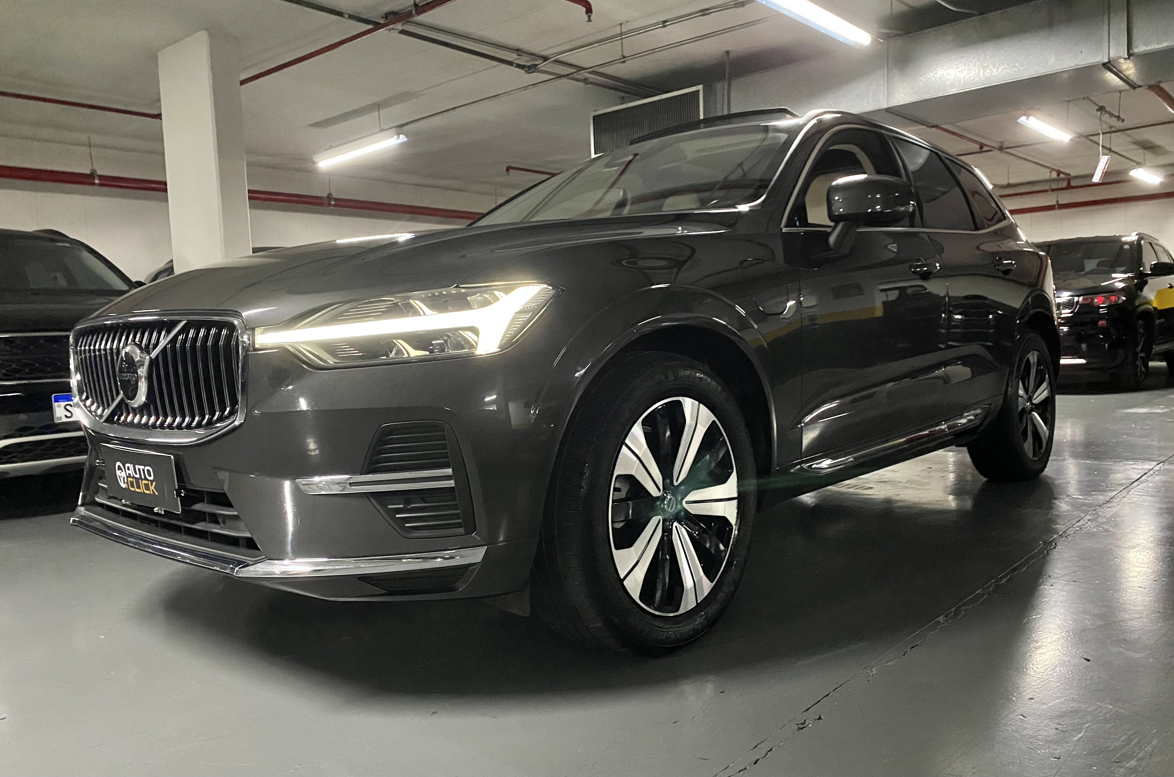 Volvo XC60 T8 Plus — foto 1