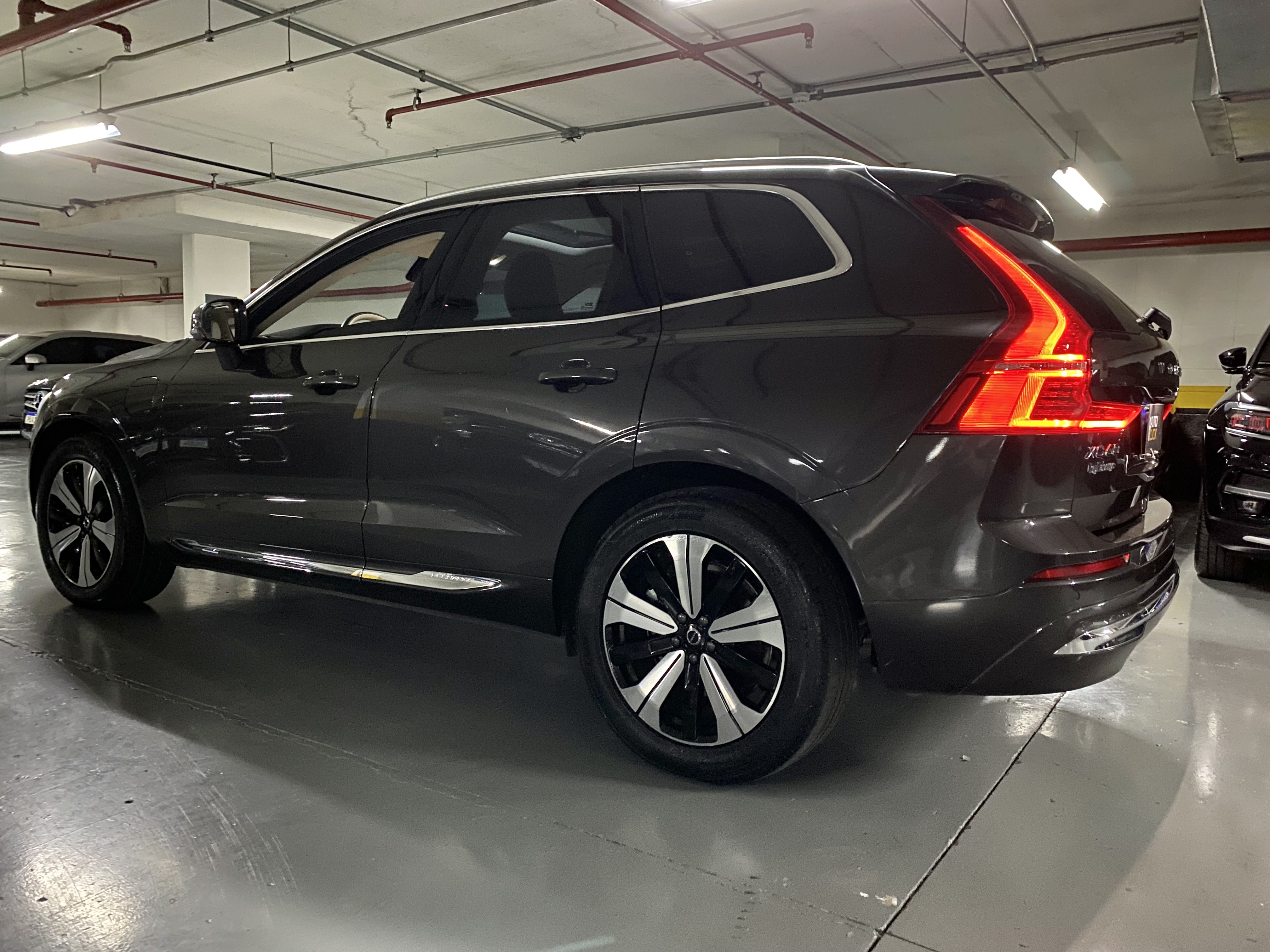Volvo XC60 T8 Plus — foto 2