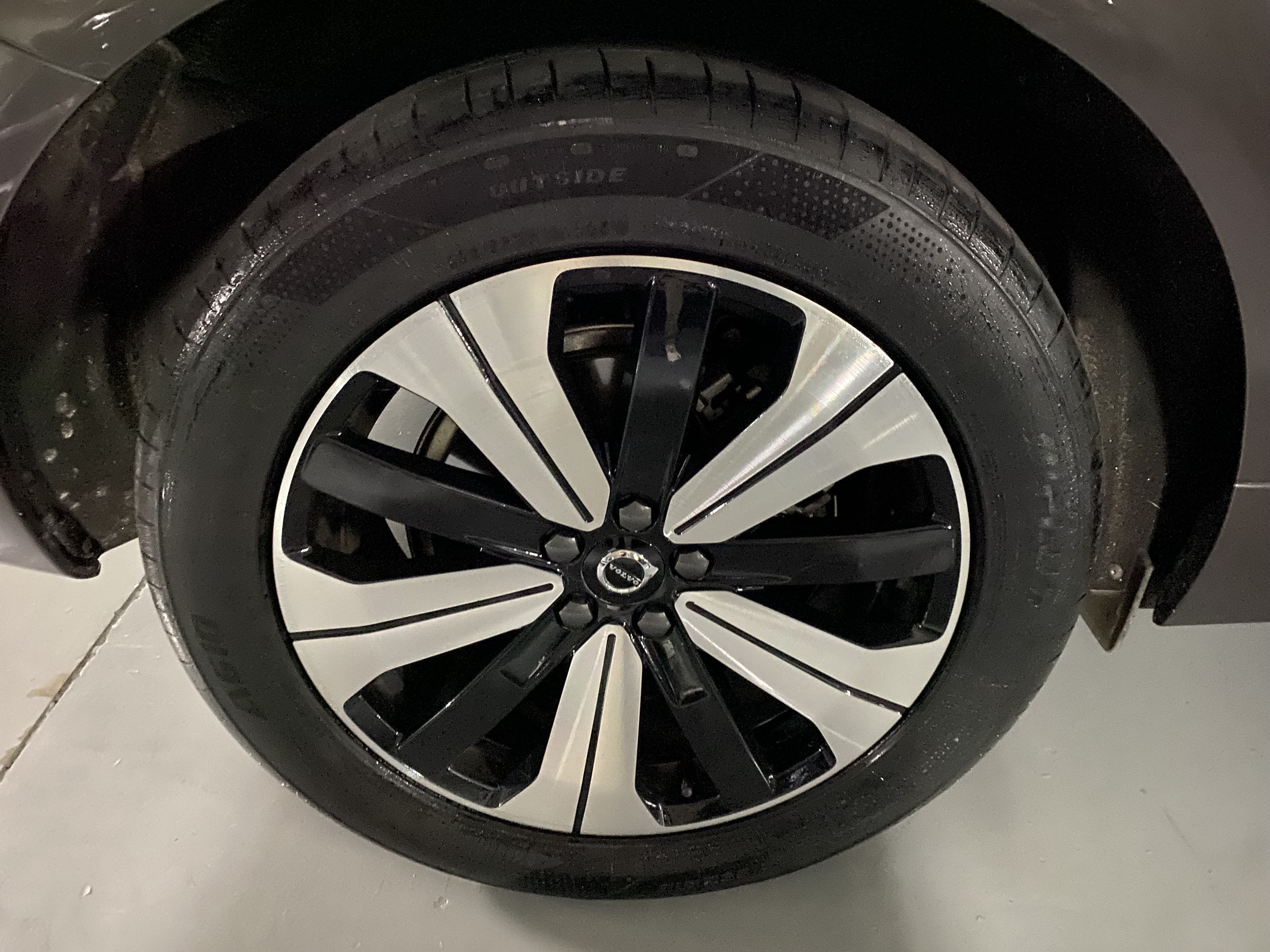 Volvo XC60 T8 Plus — foto 6