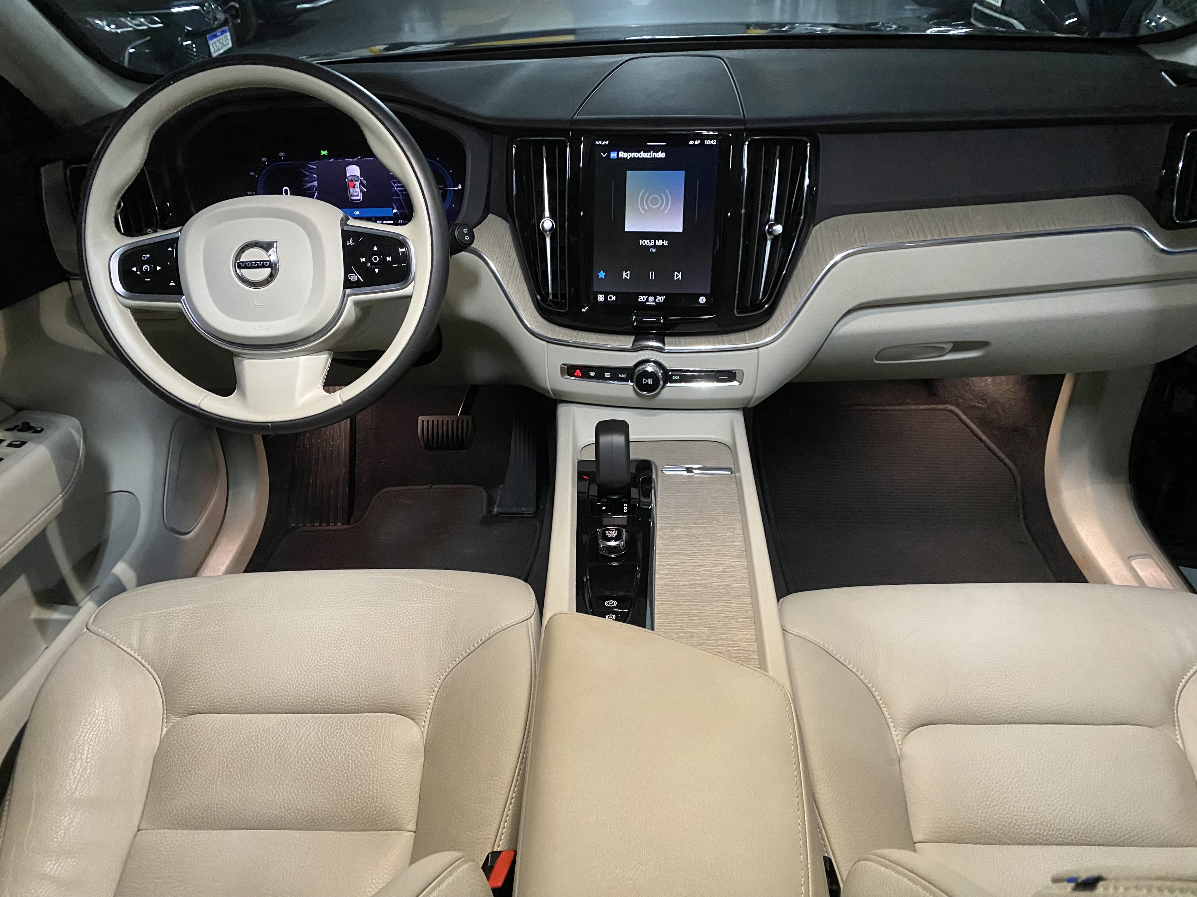 Volvo XC60 T8 Plus — foto 8