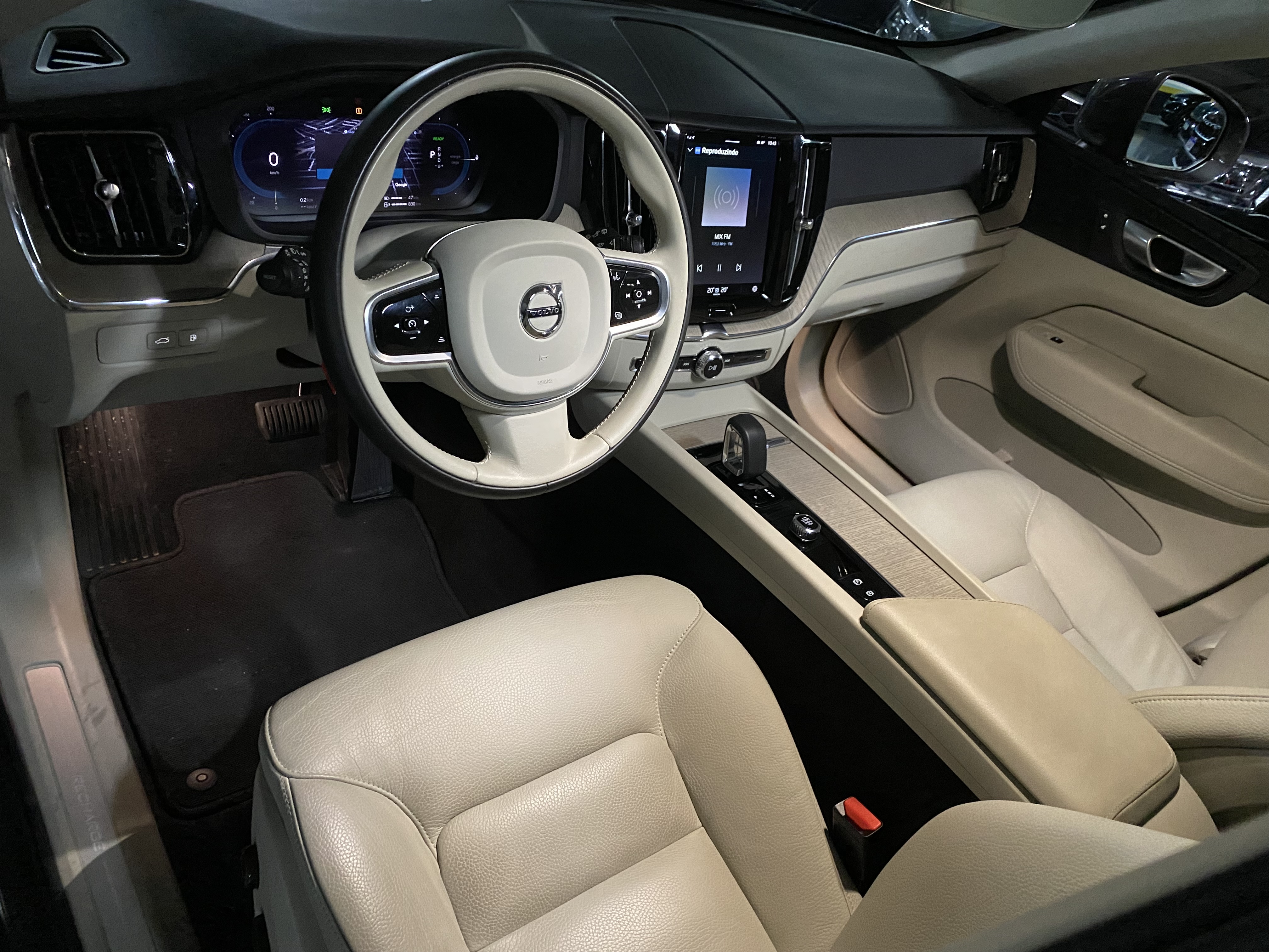 Volvo XC60 T8 Plus — foto 10