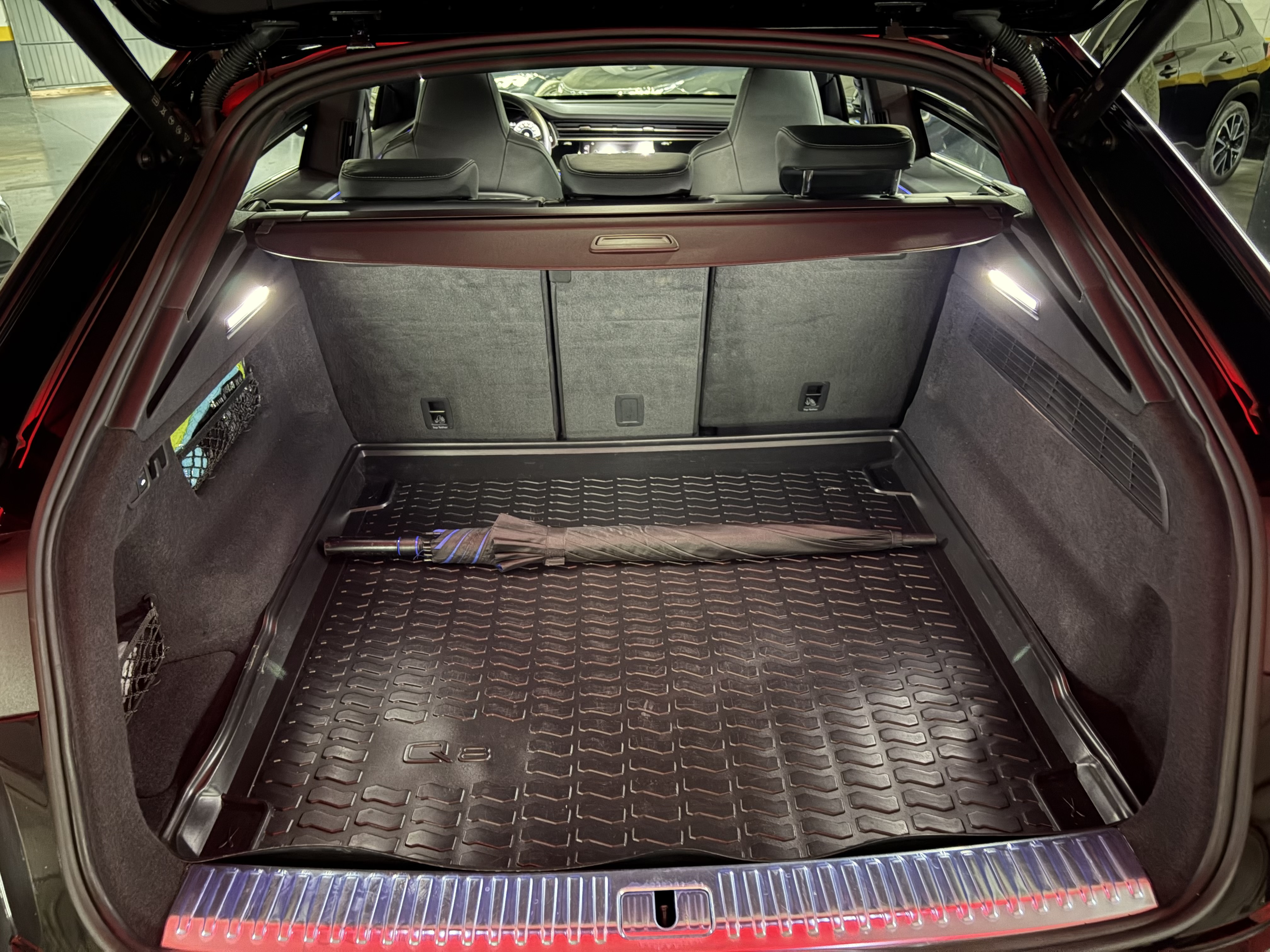 Audi Q8 Performance Black — foto 13