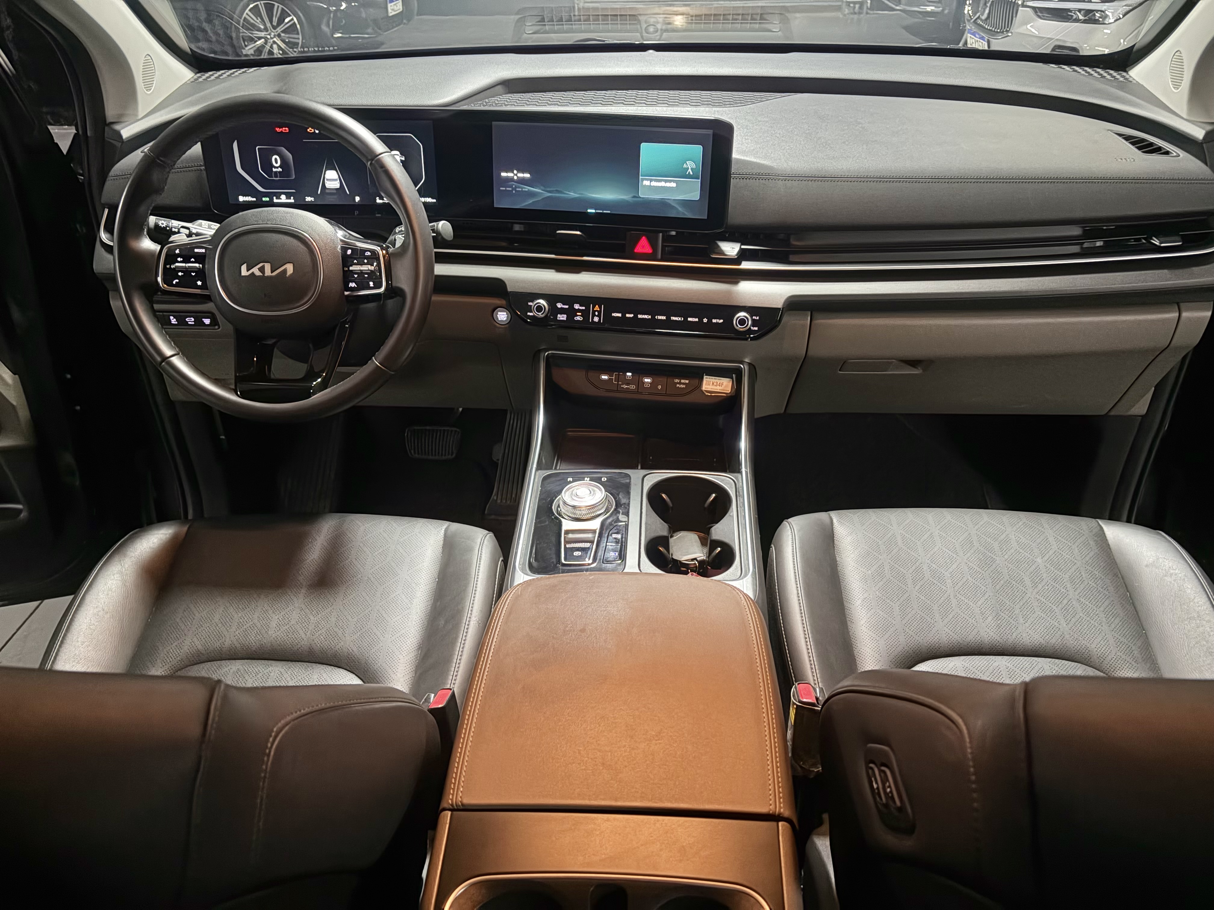 Kia Carnival 3.5 V6 — foto 6