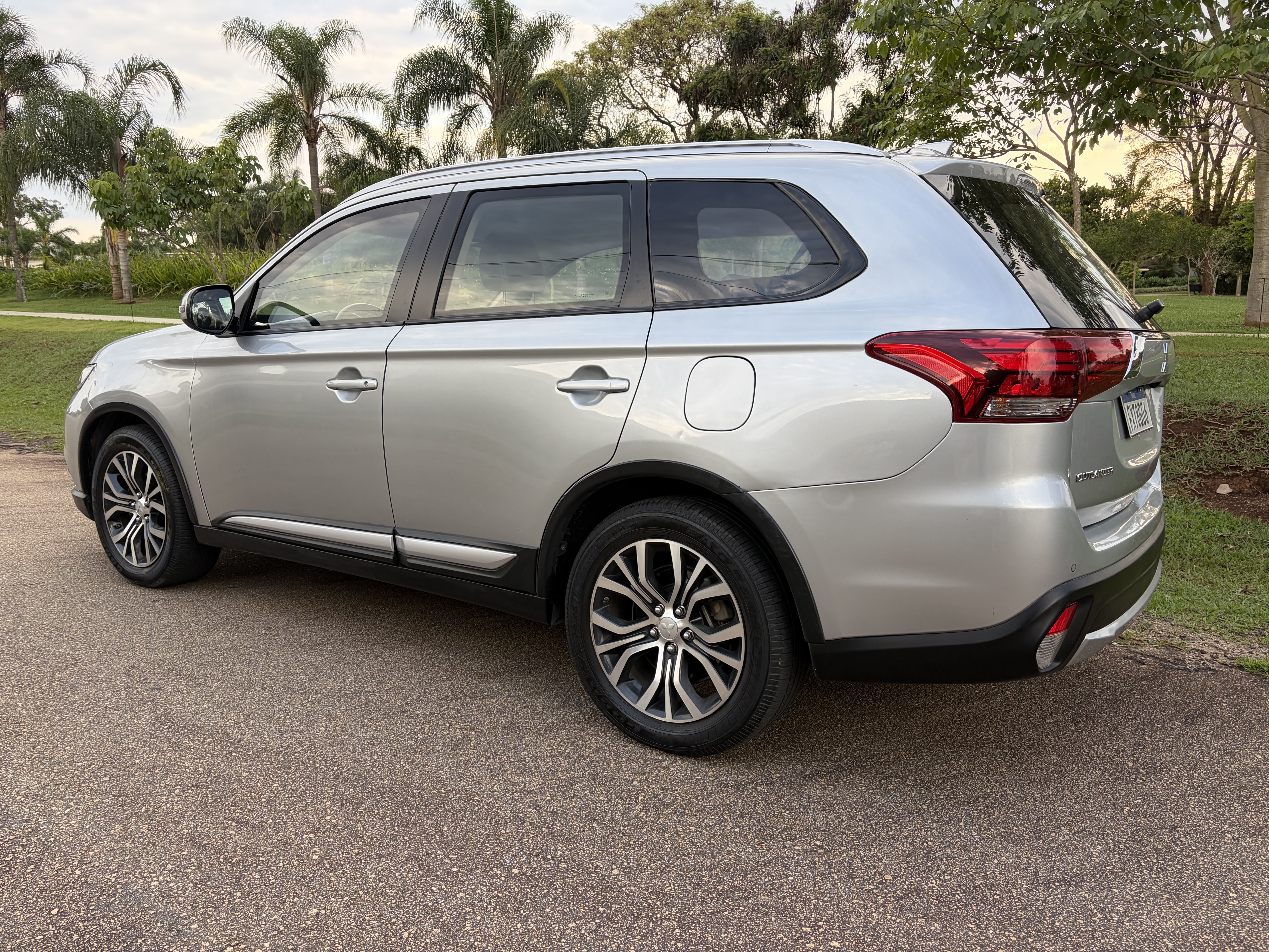 Mitsubishi Outlander 2.0 2.0 — foto 2