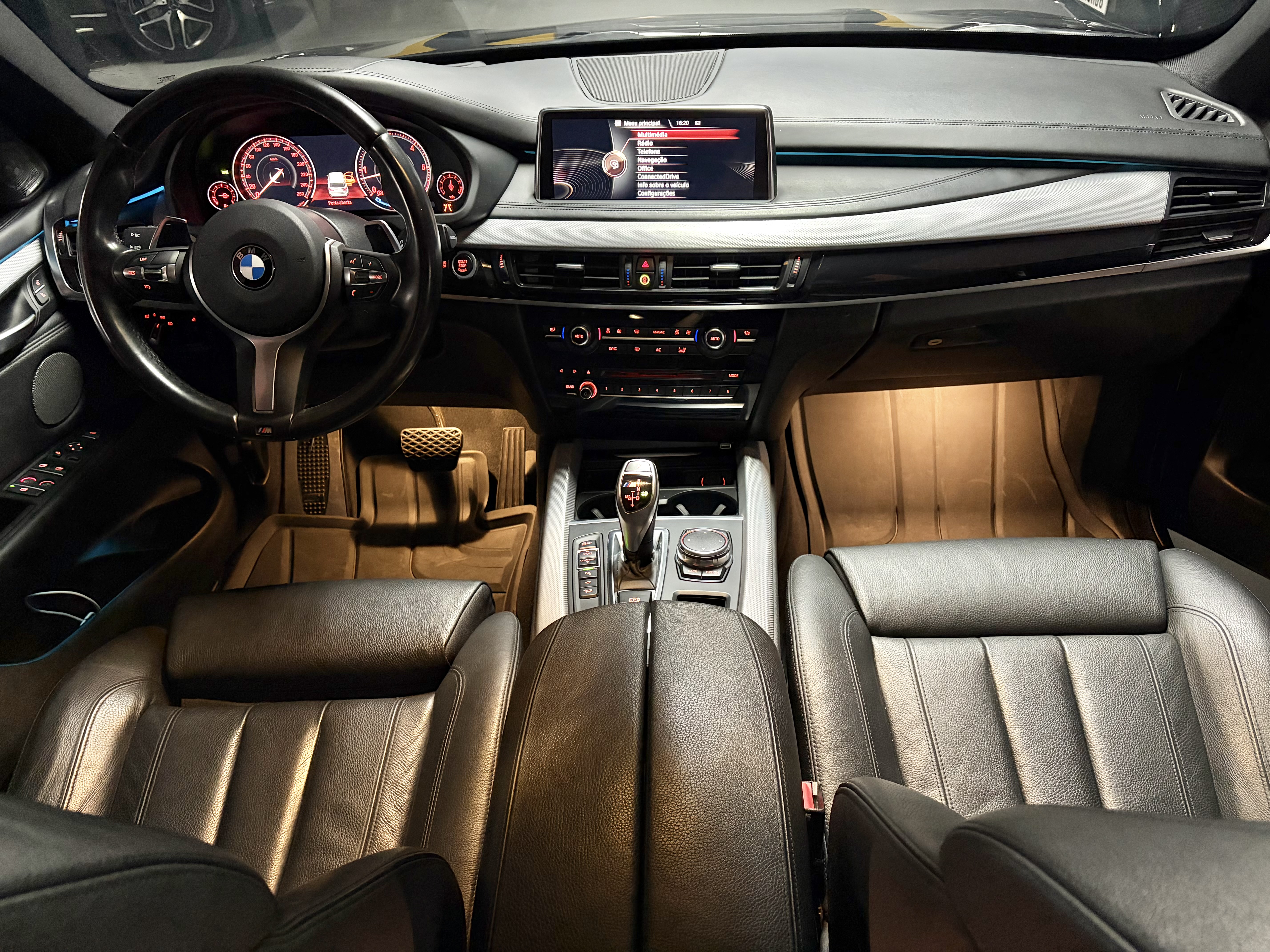 BMW X5 M50D — foto 8