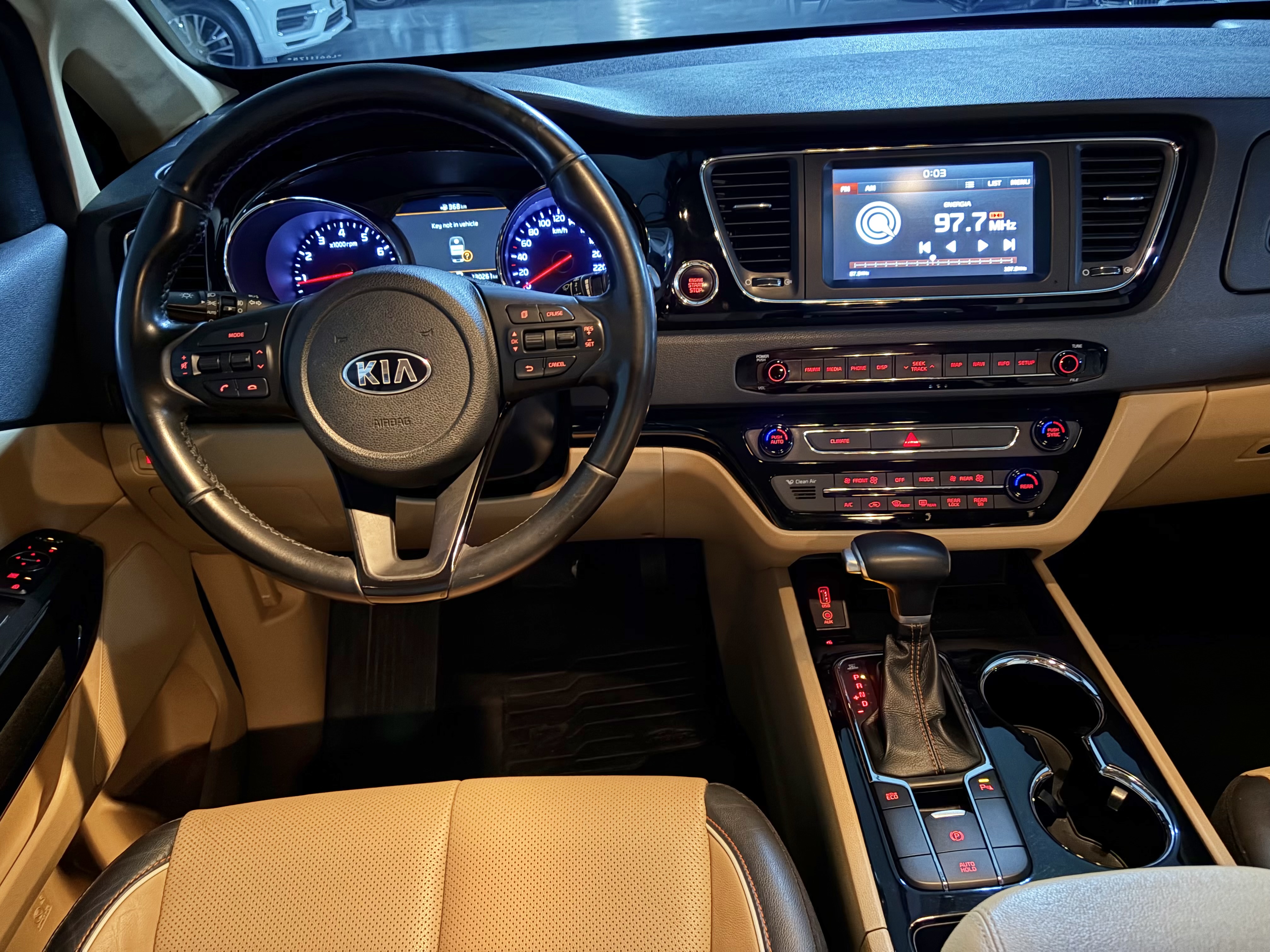 Kia Carnival 3.3 V6 — foto 8