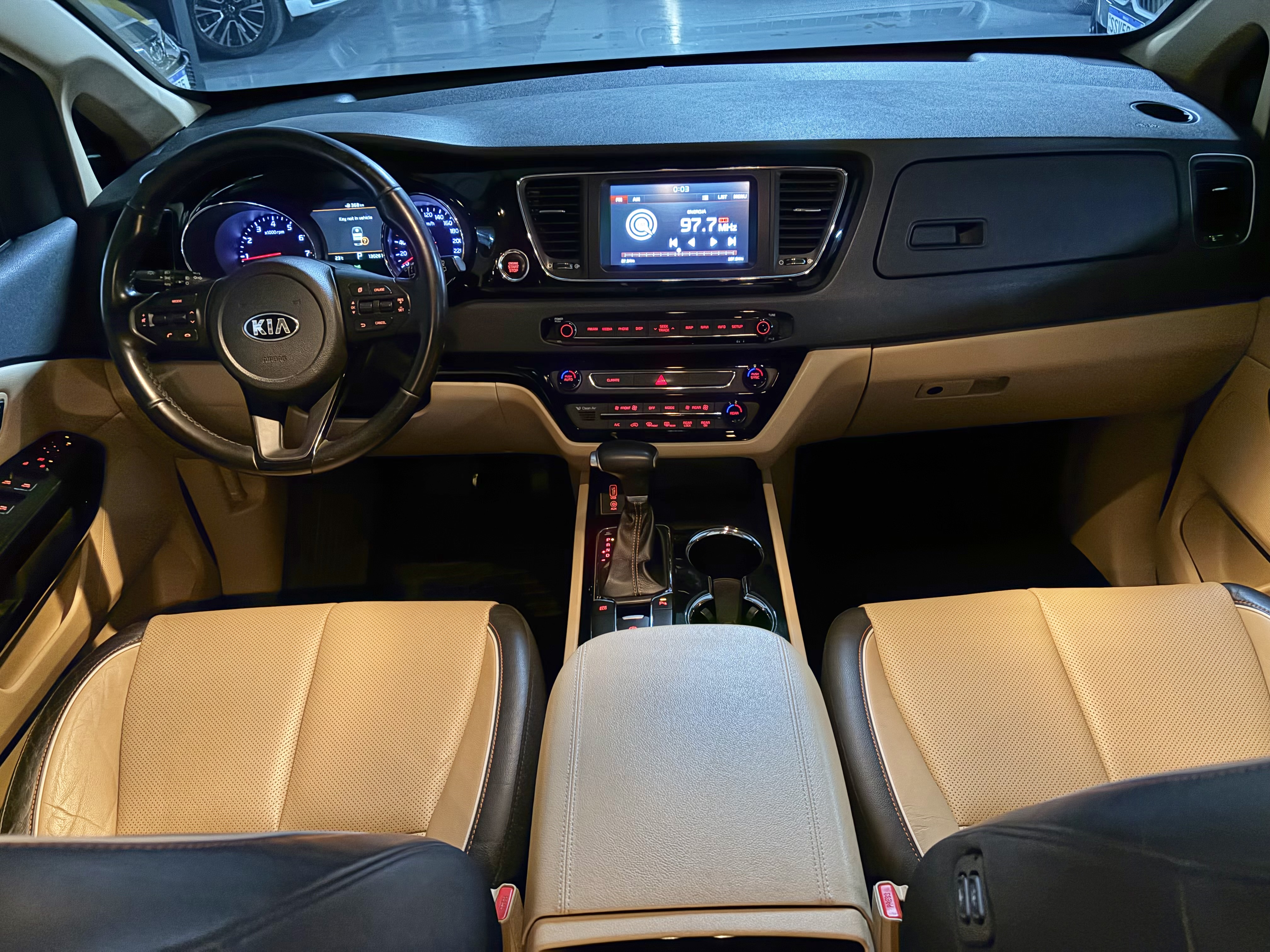 Kia Carnival 3.3 V6 — foto 9